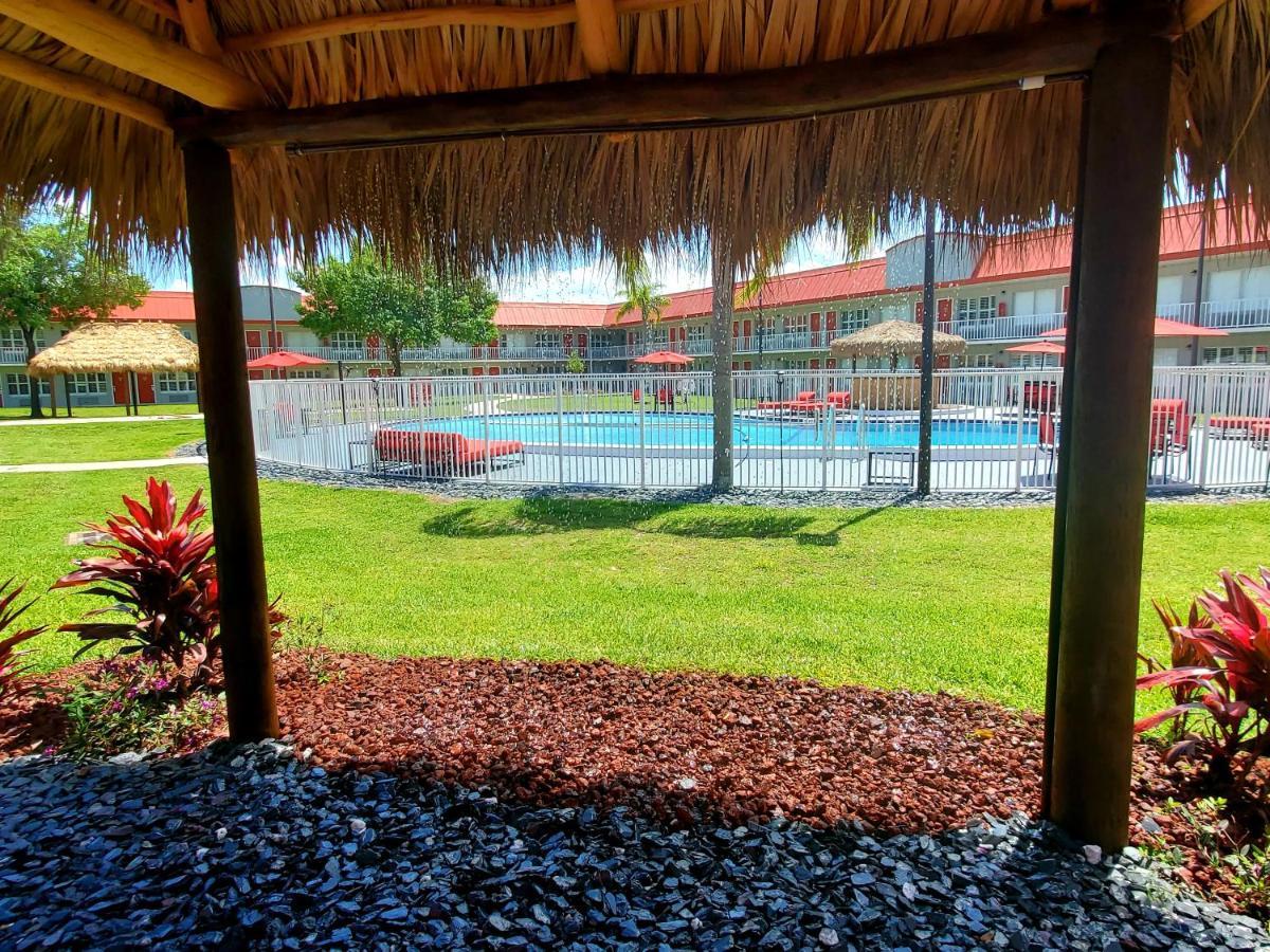 Vero Beach Inn&Suites Vero Beach I-95 Exterior foto